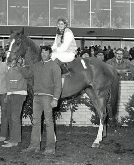 Count Kit wins on May 29, 1972. Debby Long in the irons.