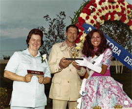 Harry and wife Gertrude pose with Derby Belle, 1976 Manitoba Derby - Icy Beau entrant