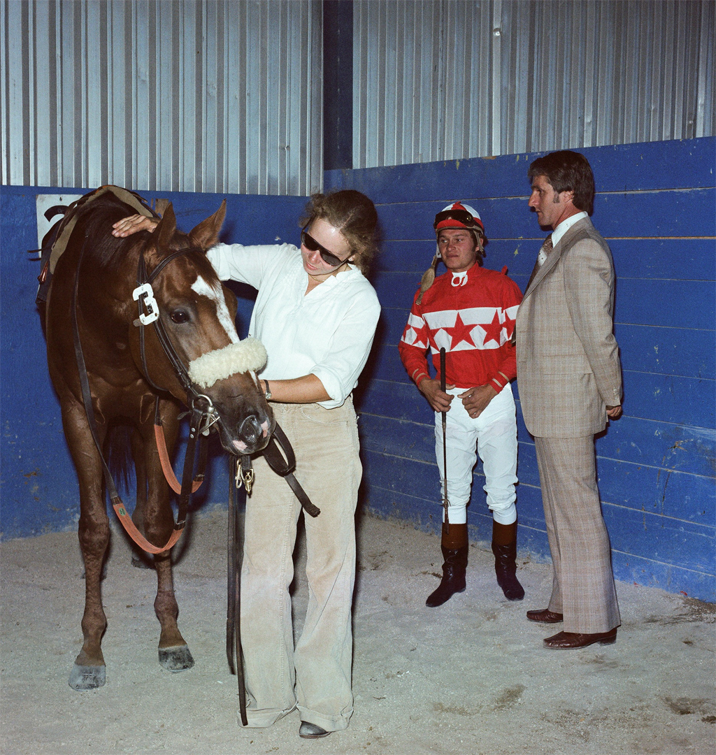 Overskate with groom, jockey Robin Platts and trainer Gil Rowntree in the paddock at Assiniboia Downs before the big race in 1978.